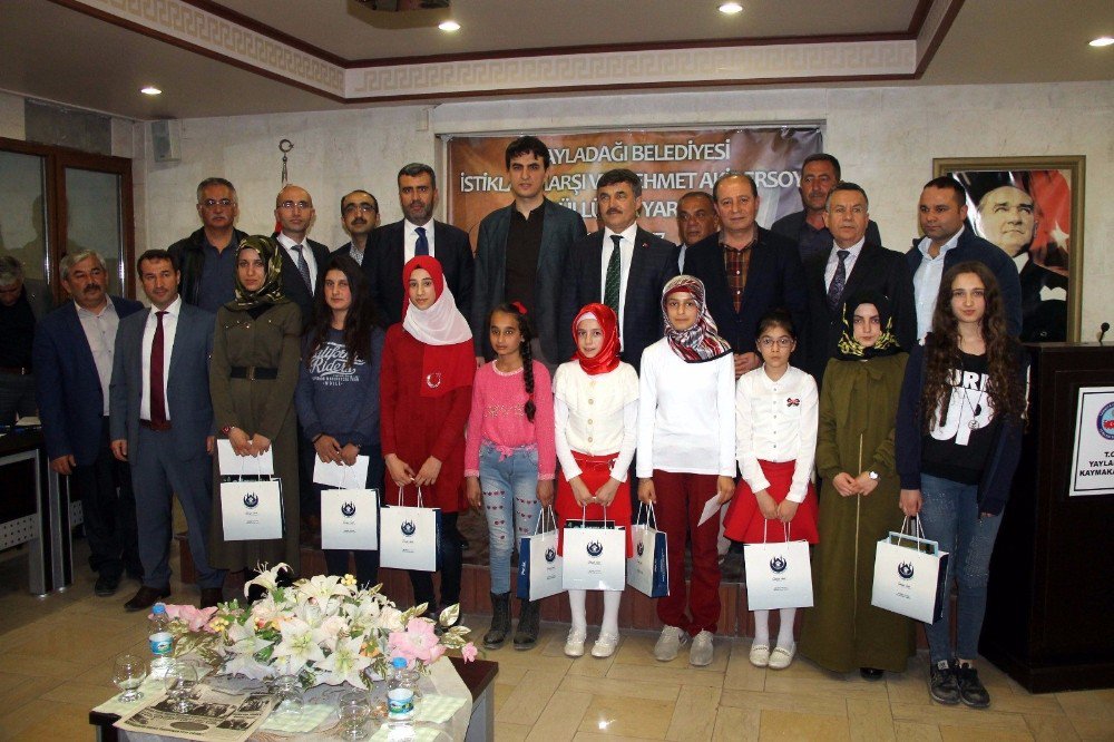 Şiir Yarışmasında Dereceye Girenlere Ödülleri Verildi