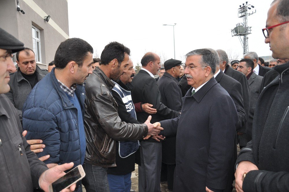 Bakanlar, Şehit Ömer Yekebağcı İmam Hatip Ortaokulu’nun Açılışını Yaptı