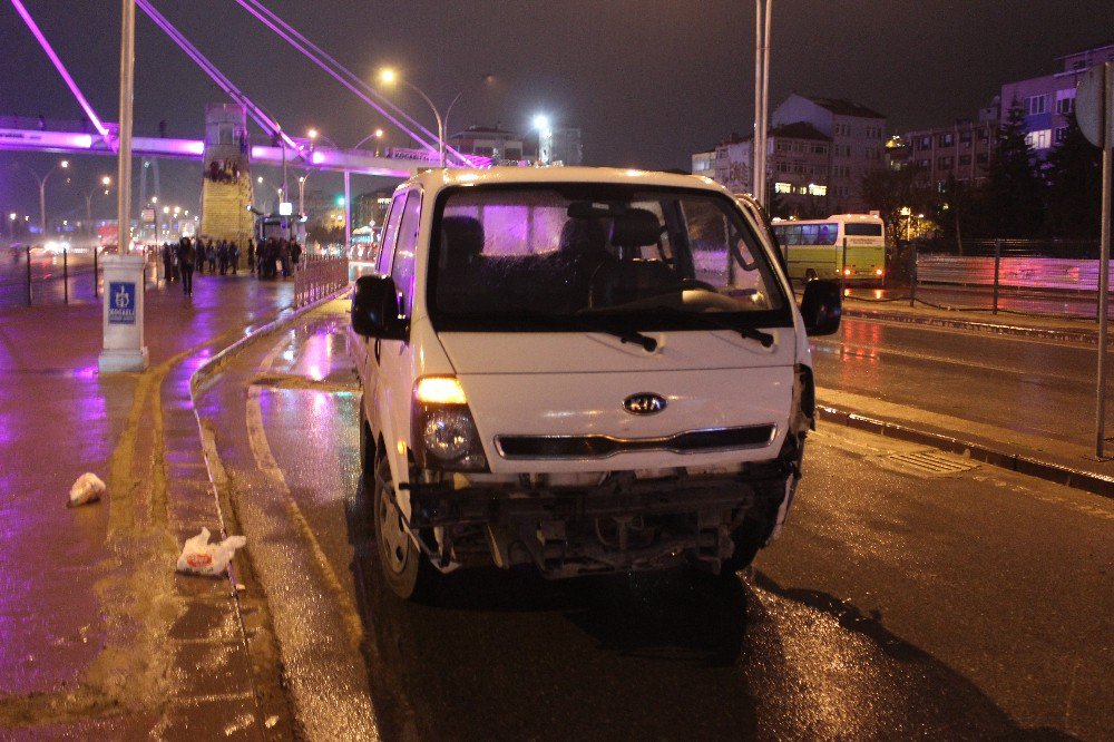 Kocaeli’de Zincirleme Trafik Kazası: 2 Yaralı