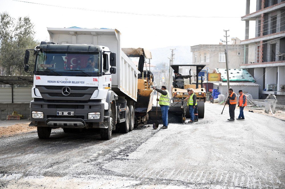 Büyükşehir Belediyesi’nin İlçelerdeki Asfalt Çalışmaları Devam Ediyor