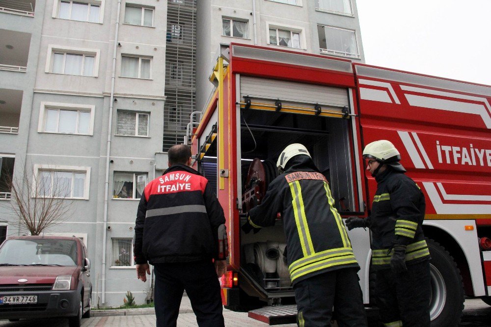 Sigaradan Çıkan Yangın Mutfağı Yaktı