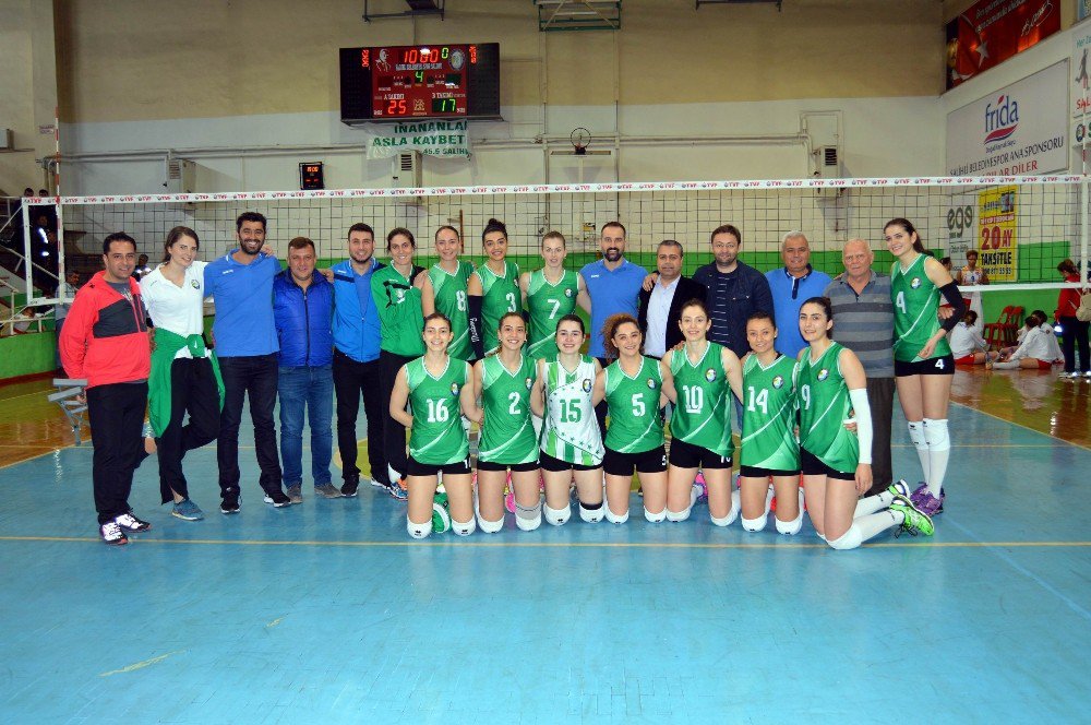 Salihli Belediyespor Filede Sezonu Galibiyetle Kapattı