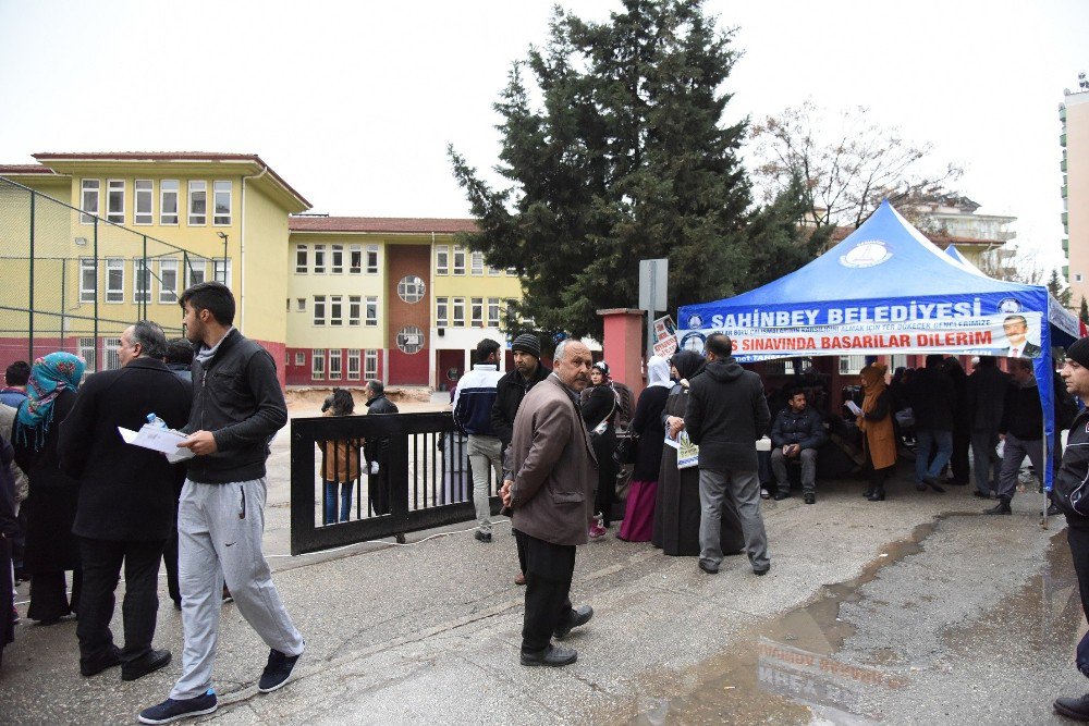 Şahinbey Belediyesi Ygs´ye Giren Öğrencileri Ve Ailelerini Unutmadı