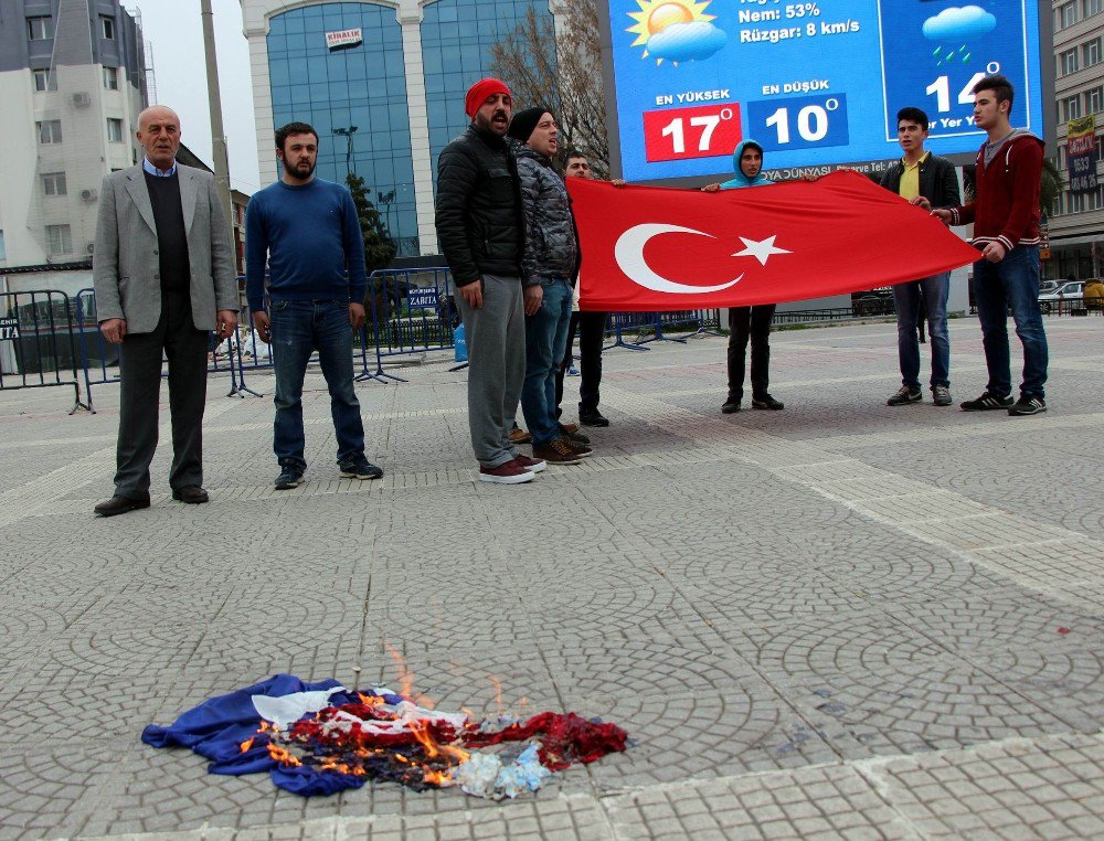 Samsun’da Hollanda Bayrağı Yakıldı