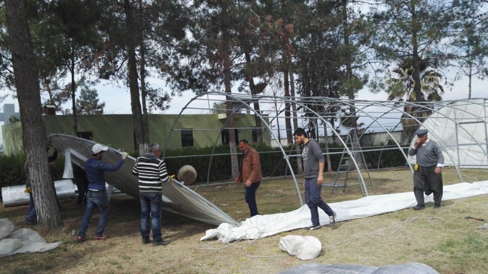 Afad Ekipleri Deprem Bölgesinden Takdir Topladı