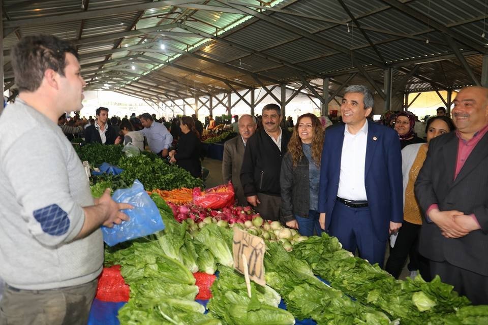 Ak Parti Milletvekillerinin Referandum Çalışmaları Devam Ediyor