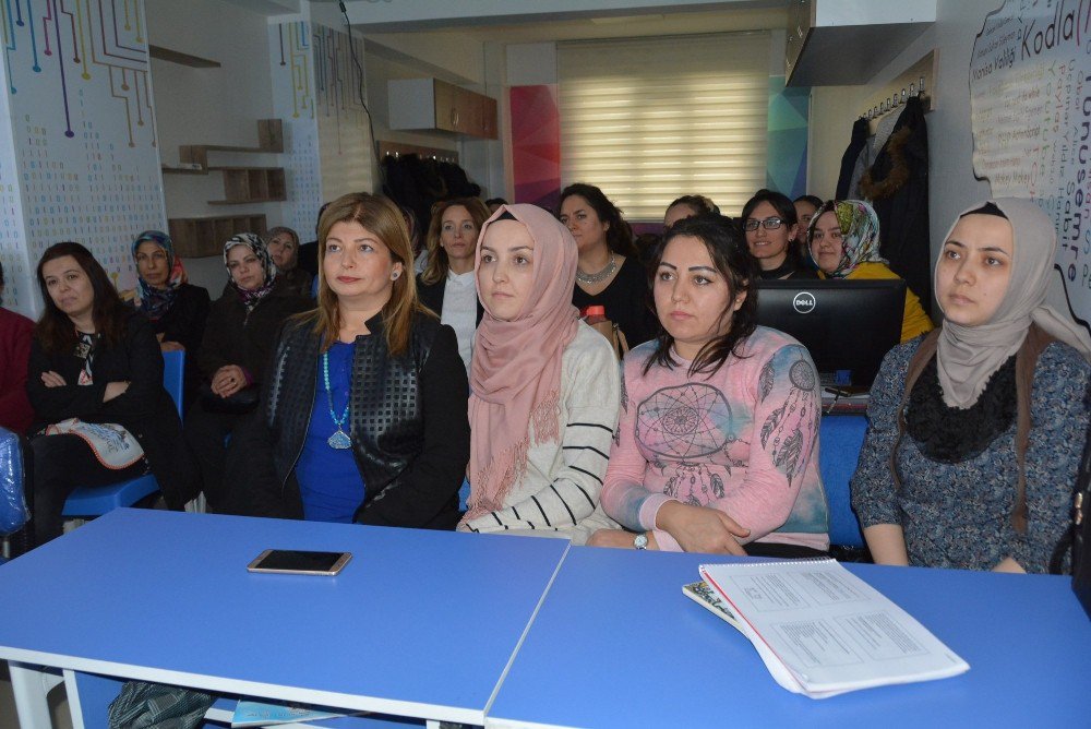 Madde Kullanan Çocuklardaki Değişiklikler Kadınlara Anlatıldı