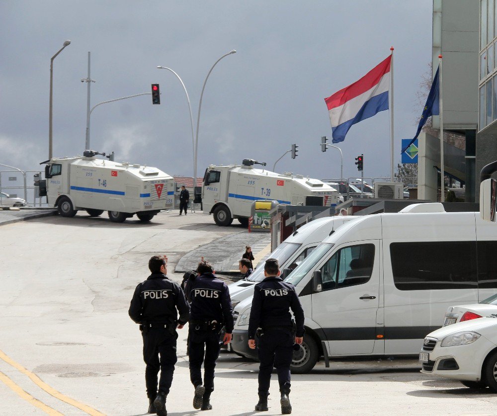 Hollanda Büyükelçiliği Önündeki Güvenlik Önlemleri Devam Ediyor