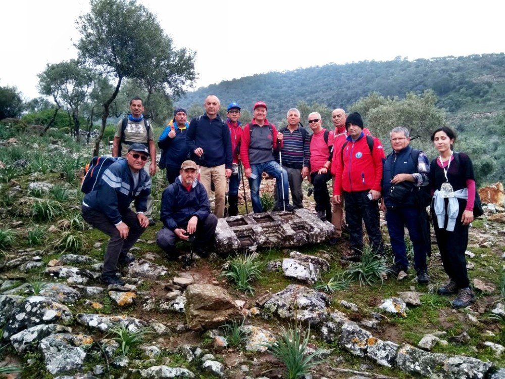 Sökeli Doğaseverler Antik Çağın Mermer Ocaklarına Yürüdü