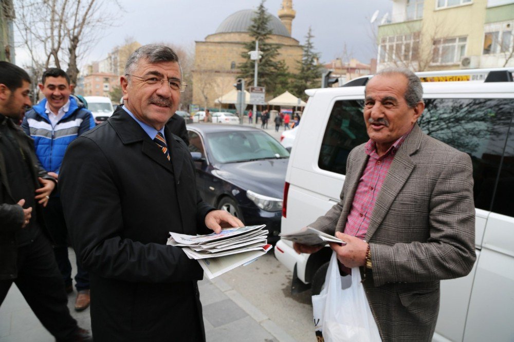 Başkan Akdoğan ‘Evet’ İçin Kenti Adım Adım Geziyor