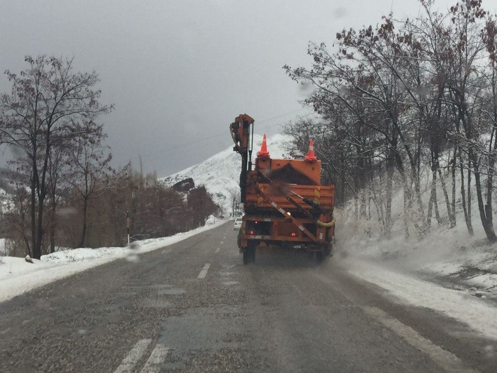 Kar Yağışı Kazalara Neden Oluyor