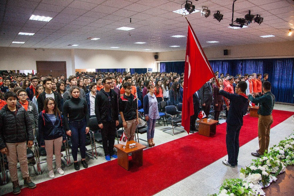 Lise Öğrencileri, ’Ya İstiklal, Ya Ölüm’ Oratoryosu Sahneledi