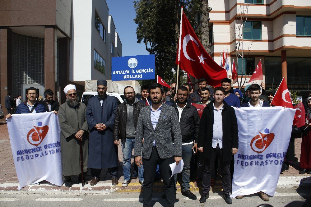 Hollanda’nın Antalya Fahri Konsolosluğu Önünde Protesto