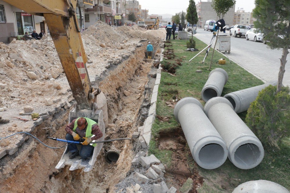 Şanlıurfa’da Kanalizasyon Hat Yenileme Çalışmaları Sürüyor