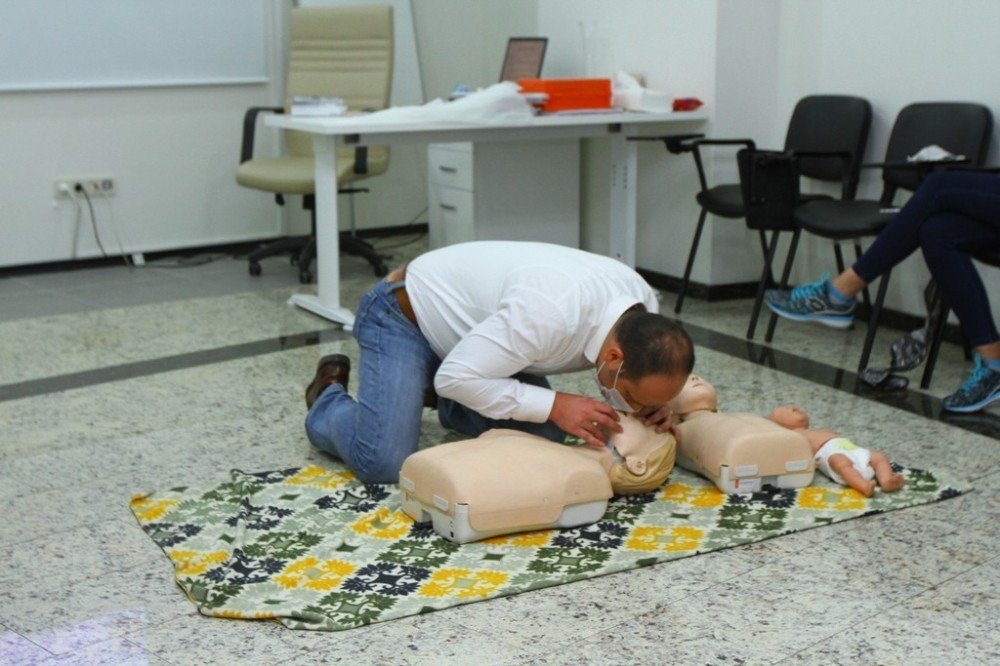 Kartal Belediyesi Personeline İlk Yardım Eğitimi