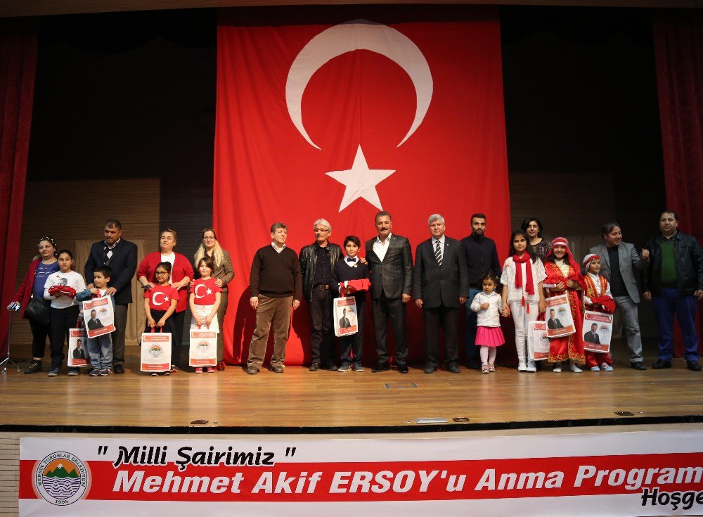 Toroslar’da Öğrenciler, İstiklal Marşı’nı En Güzel Okumak İçin Yarıştı