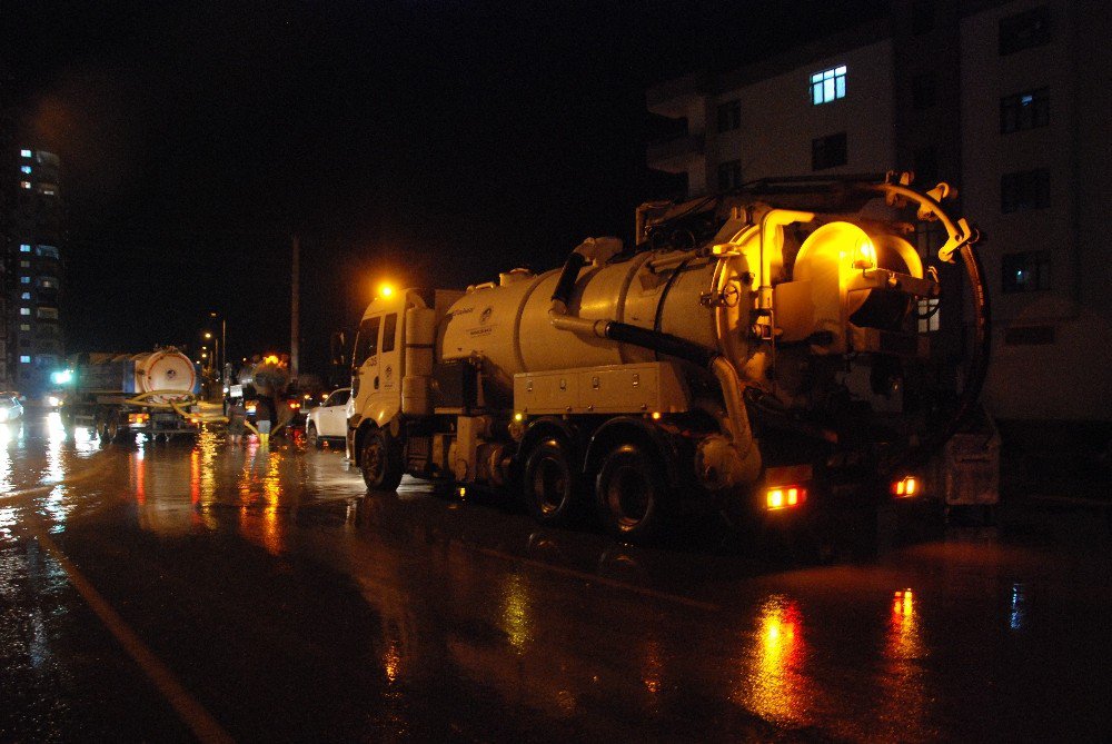 Aşırı Yağışlar Silifkelileri Korkuttu