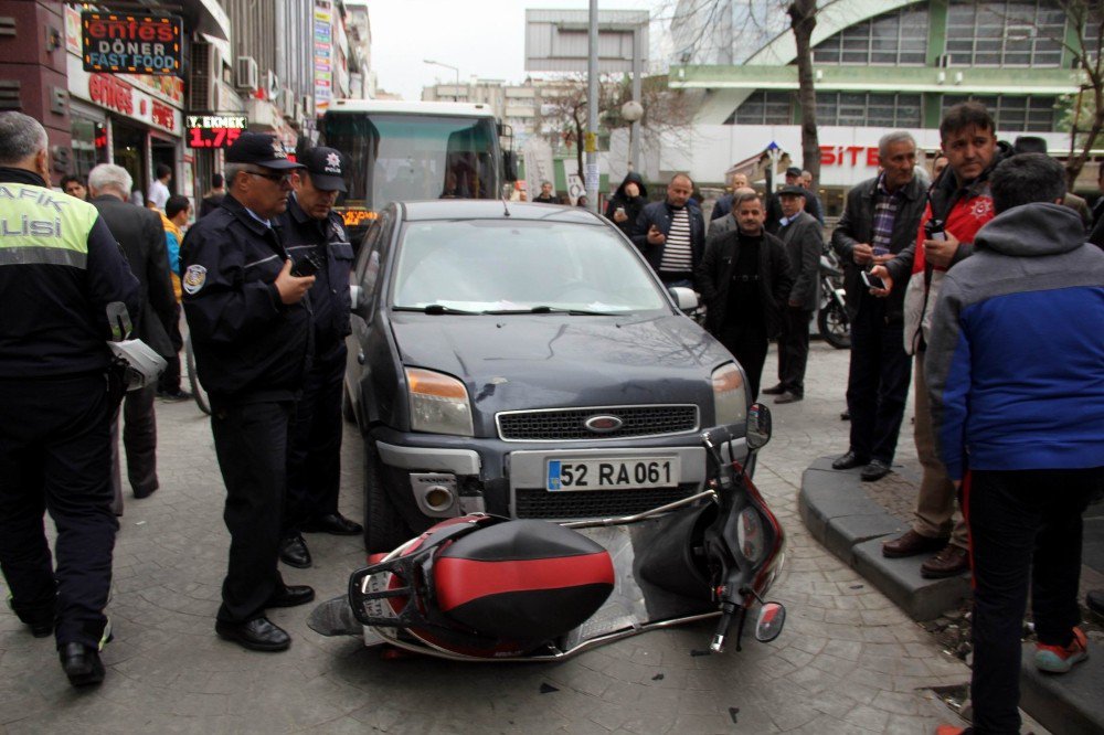 Samsun’da Otomobil İle Elektrikli Bisiklet Çarpıştı: 1 Yaralı