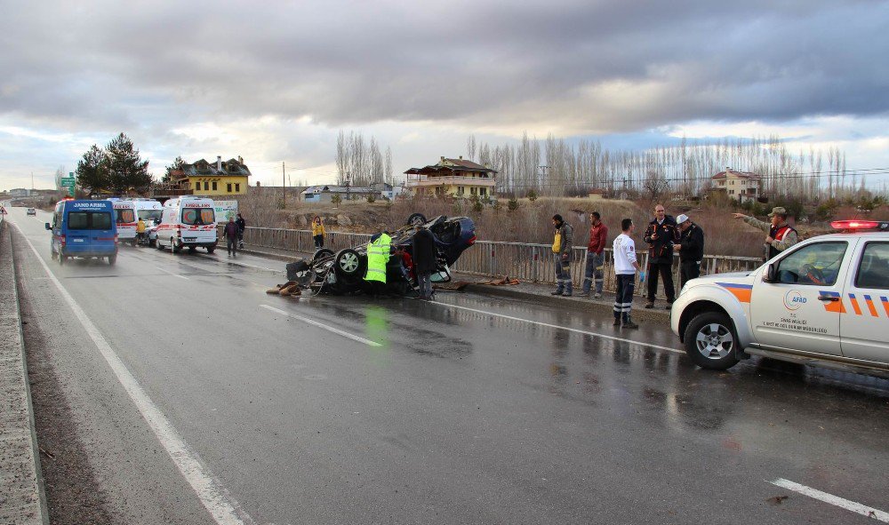 Sivas’ta Otomobil Irmağa Uçtu: 2 Ölü