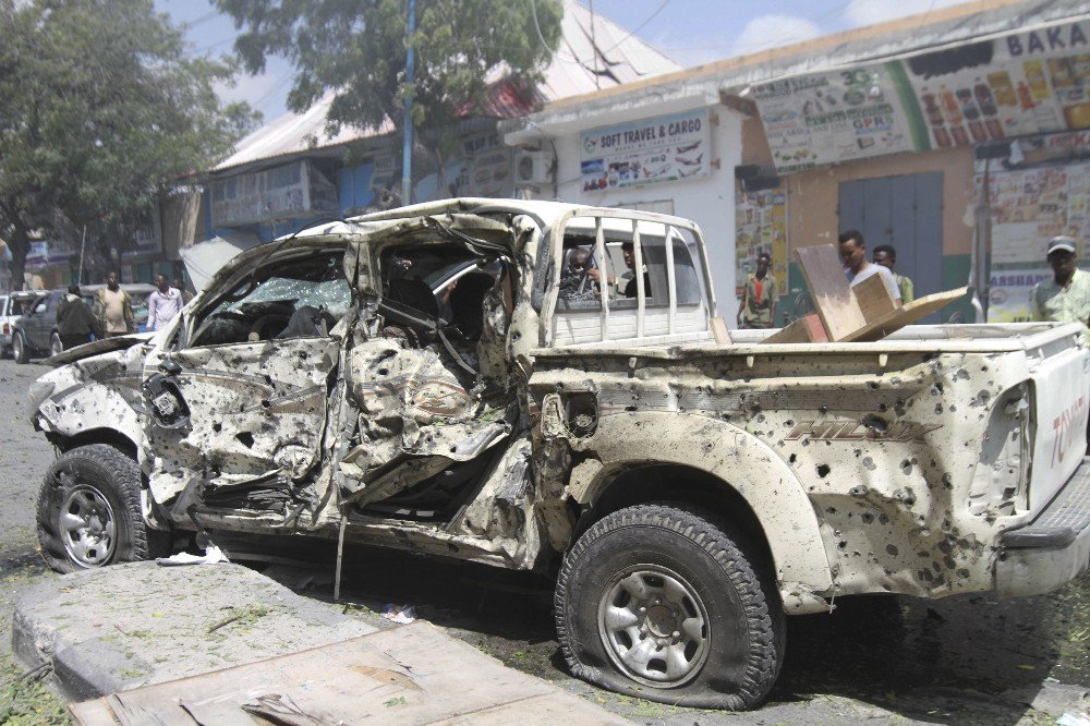 Mogadişu’da Bombalı Araçla İntihar Saldırısı: 8 Ölü