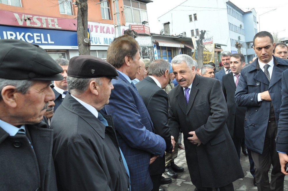 Bakan Arslan Baba Ocağında Bayraklarla Karşılandı