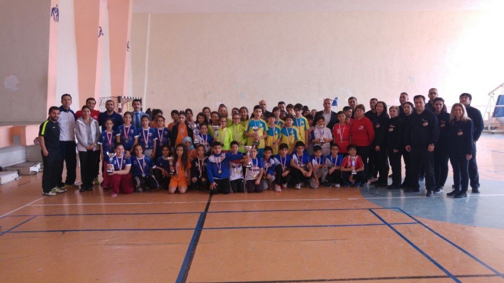 Adana’da Okullararası Küçükler Badminton İl Birinciliği