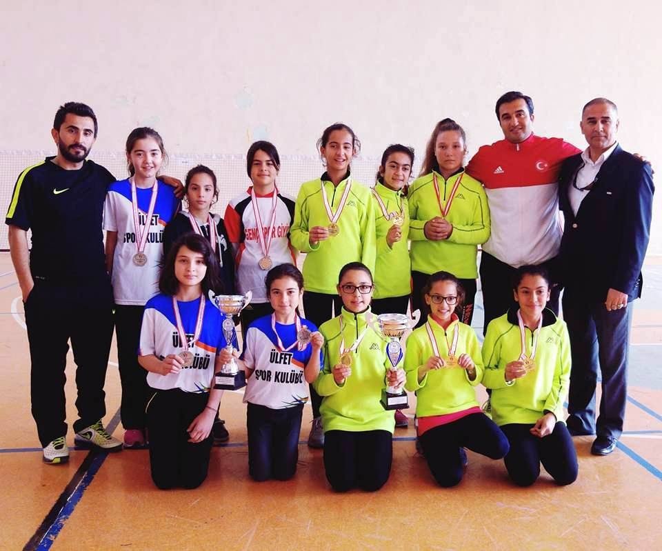 Adana’da Okullararası Küçükler Badminton İl Birinciliği