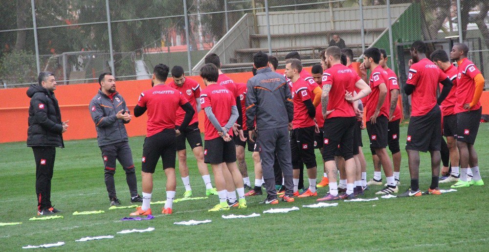 Adanaspor’da Akhisar Belediyespor Maçı Hazırlıkları Sürüyor