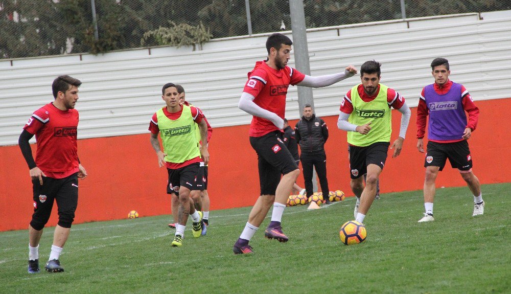 Adanaspor’da Akhisar Belediyespor Maçı Hazırlıkları Sürüyor