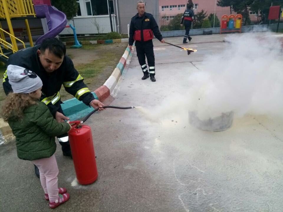 Ana Sınıflarına Uygulamalı Yangın Tatbikatı