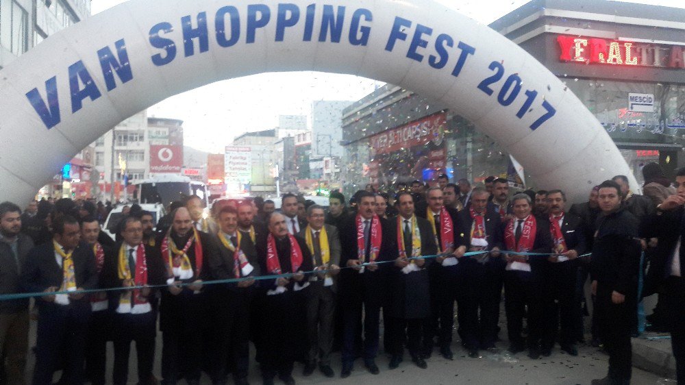 Bakan Tüfenkci ‘Shopping Fest’in Açılışını Yaptı