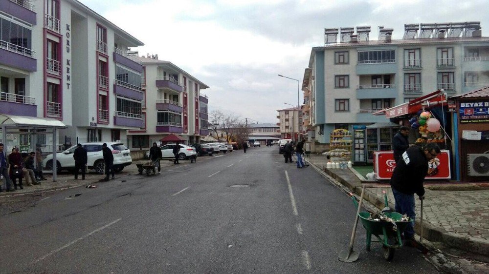 Bingöl’de Bahar Temizliğine Başladı