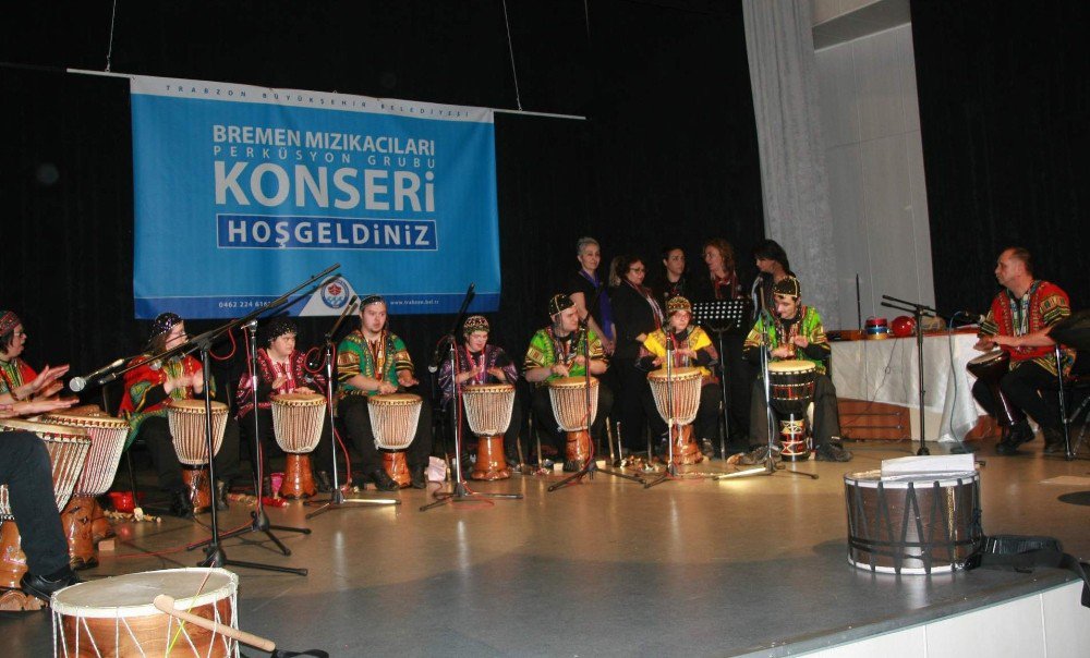 Down Sendromlu Ve Otizmli Gençlerden Muhteşem Konser