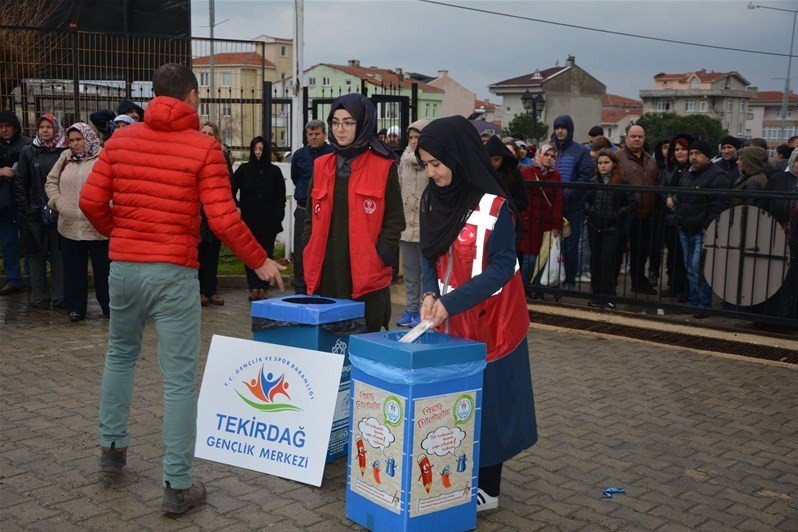 Ösym’nin Dağıttığı Kalem Setleri İhtiyaç Sahiplerine Gönderilecek