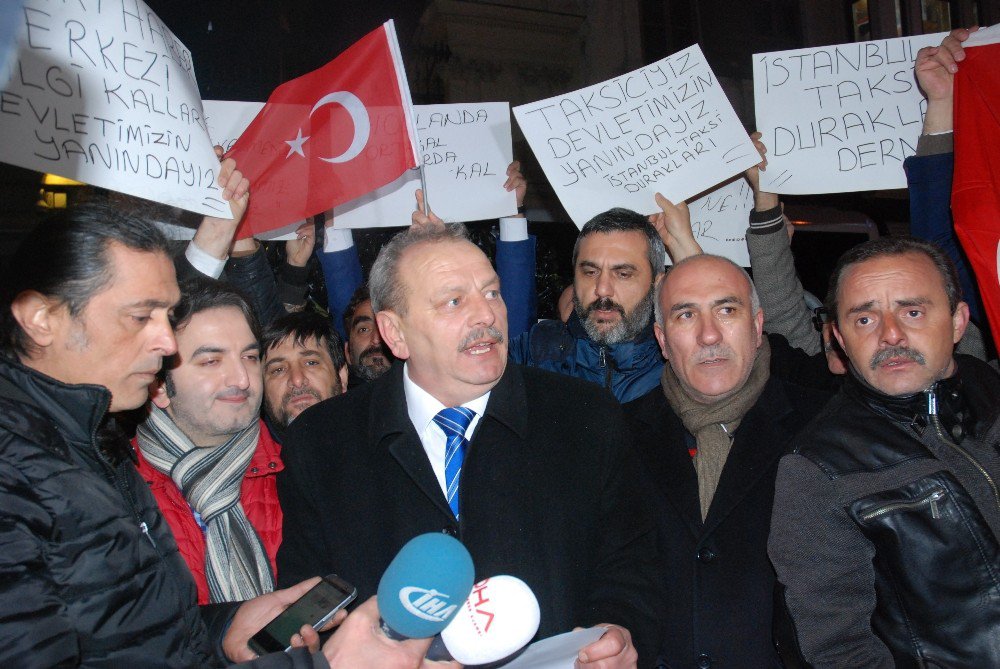 İstanbul Taksi Durakları Derneğinden ‘Hollanda’ Protestosu