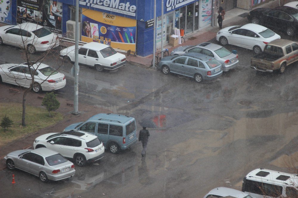 Kayseri’de Mart Ayında Kar Sürprizi