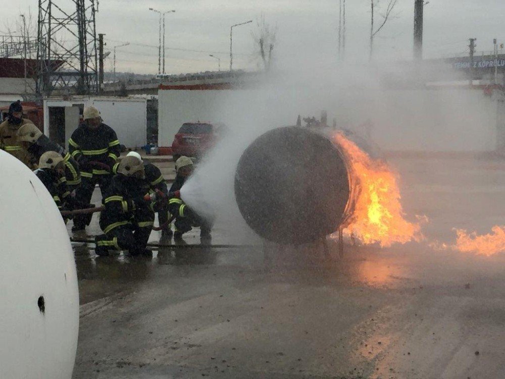 Petrol Şirketi Yöneticilerine Yangın Eğitimi Verildi