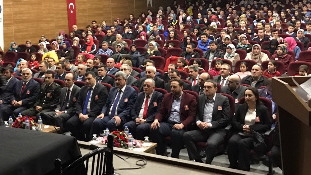 İstiklal Marşı’na Coşkulu Kutlama