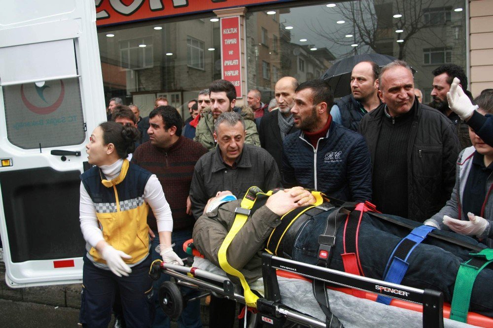 Trabzon’da Trafik Kazası Yapan Araçlar Kaldırımda Yürüyen Yayaya Çarptı