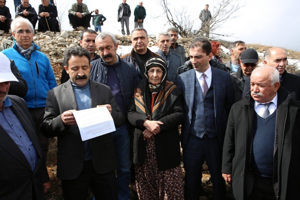 Tunceli’de Munzur’a Karanfil Bırakıldı