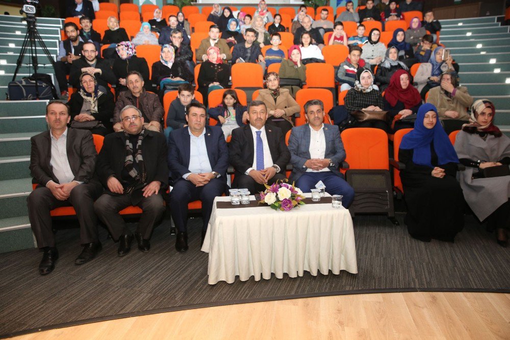 Vakkasoğlu Darıca’da Konferans Verdi