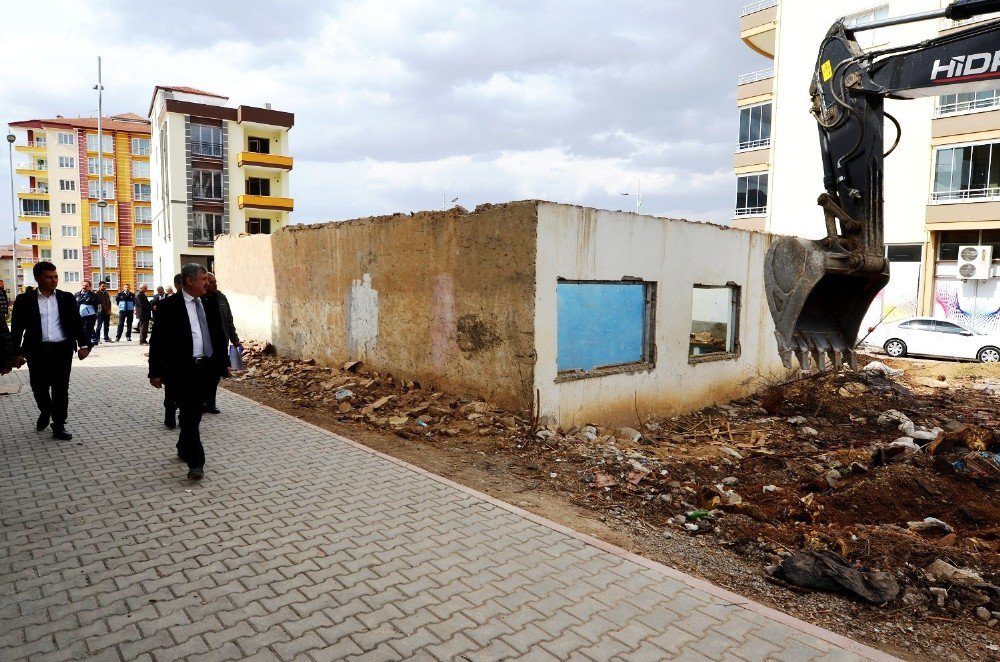 Yeşilyurt Belediyesi, Üç Yılda 136 Metruk Bina Yıkımını Gerçekleştirdi