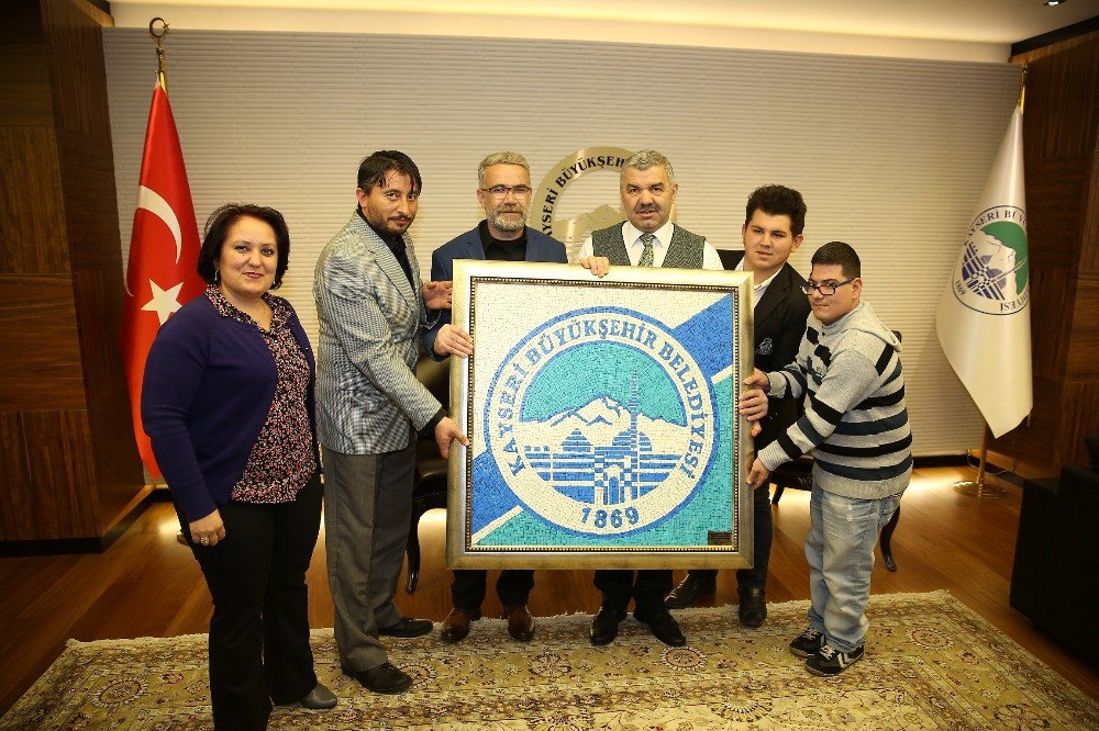 Başkan Çelik, Hacı Mustafa Postaağası İş Okulu Öğrencilerini Kabul Etti