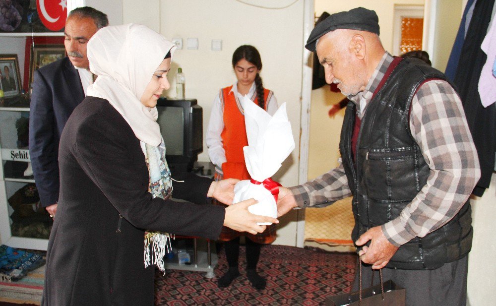 Gıda Tarım Ve Hayvancılık İl Müdürlüğünden Şehit Ailelerine Ziyaret