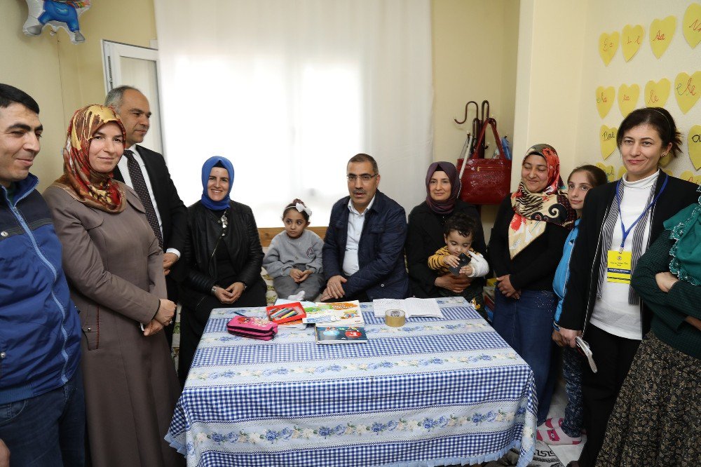 Seher’in Okuma Azmine Başkan Çelikcan Desteği