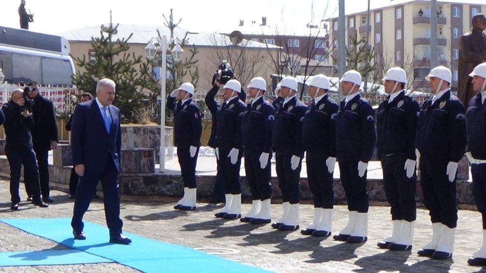 Başbakan Yıldırım, Ardahan Valiliğini Ziyaret Etti