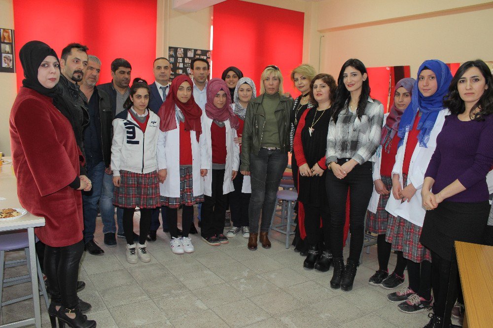 Elazığ’da Öğrencilere Uygulamalı Kuaförlük Eğitimi