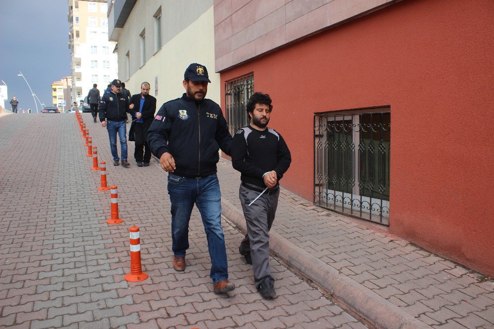 Kayseri’de Deaş Operasyonunda Gözaltına Alınan 2 Zanlı Adliyeye Sevk Edildi