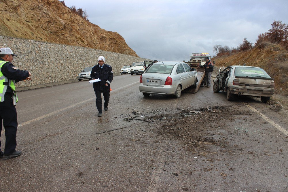 Tavşanlı’da Trafik Kazası, 2 Yaralı