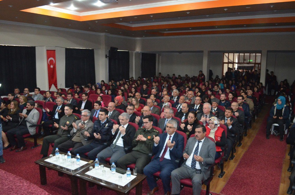 Öğrencilerden Mehmet Akif Ersoy Anısına Özel Program